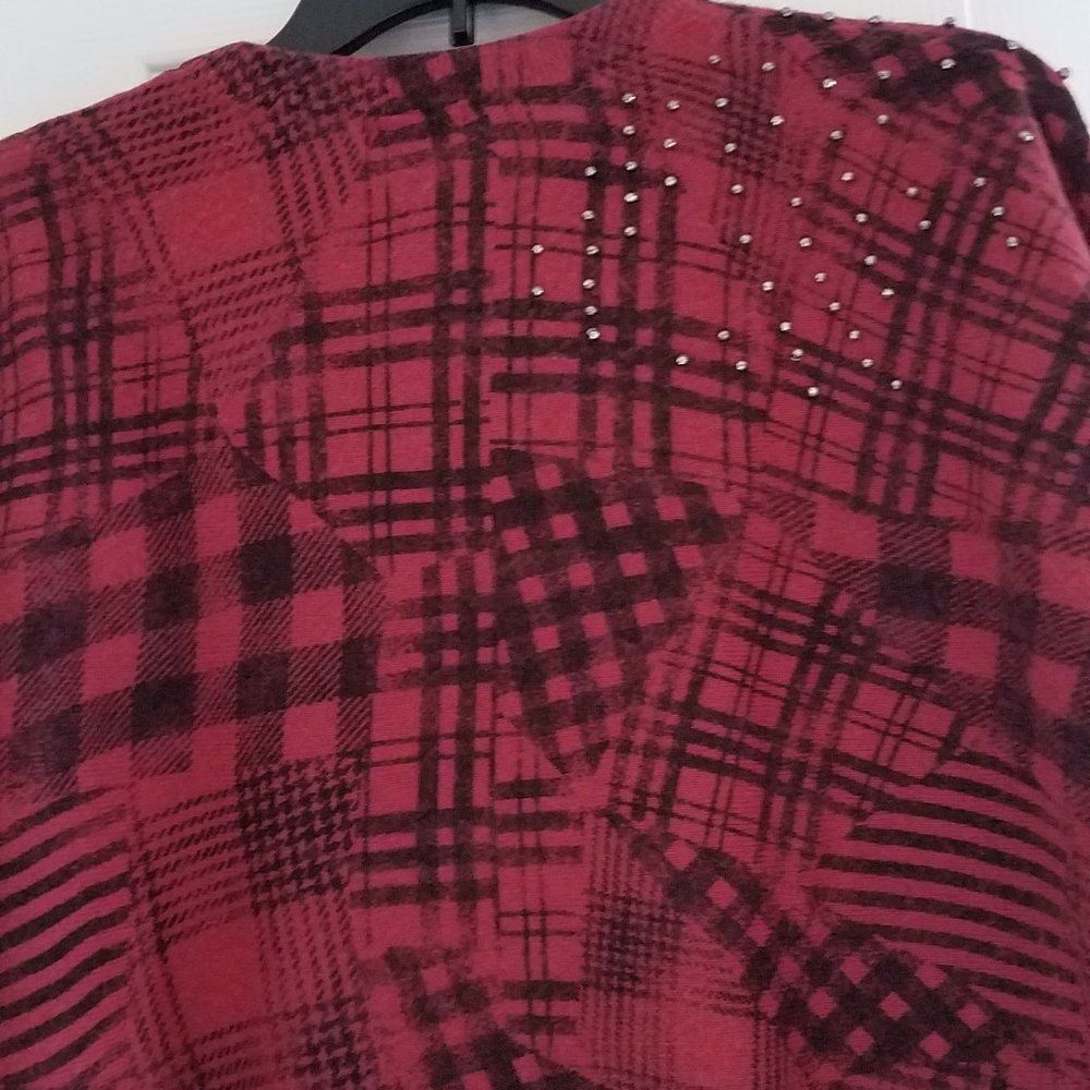 sweater - Picture 2 of 4